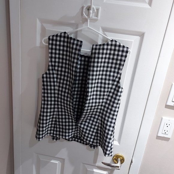 NWOT, Diane Von Furstenberg | Monochrome Gingham Plaid Sleeveless Top - Picture 13 of 16